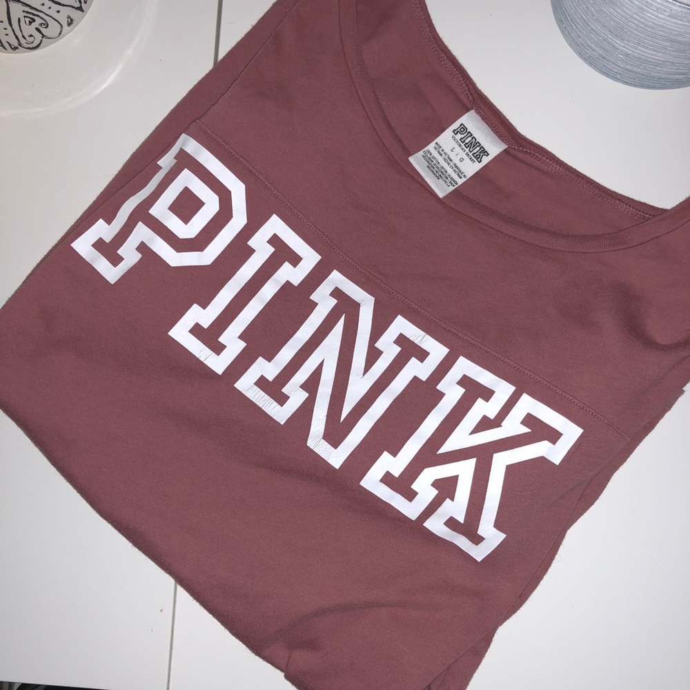 VS PINK TEE